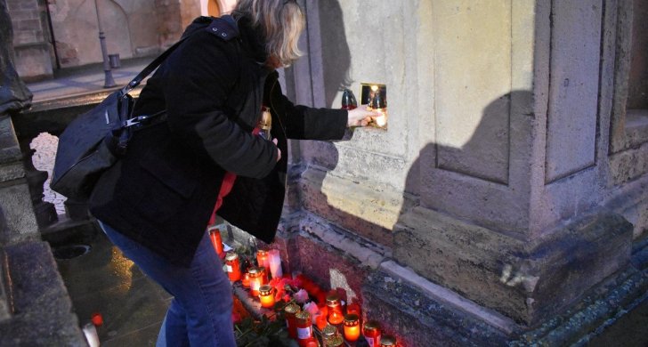 pieta za karla gotta (4).jpg